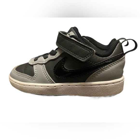 Nike baby/toddler shoes - Picture 9 of 10